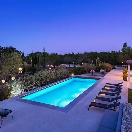 Vakantiehuis Beautiful With Pool *